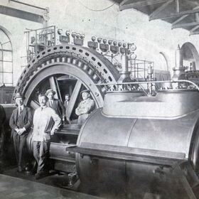 De machinekamer van de stoomkrachtcentrale van het &lsquo;Maria Luisa&rsquo; tramdepot in Sofia, 1912.
CSA, fonds 1393K, inventarislijst 1, eenheid 723, blad 1